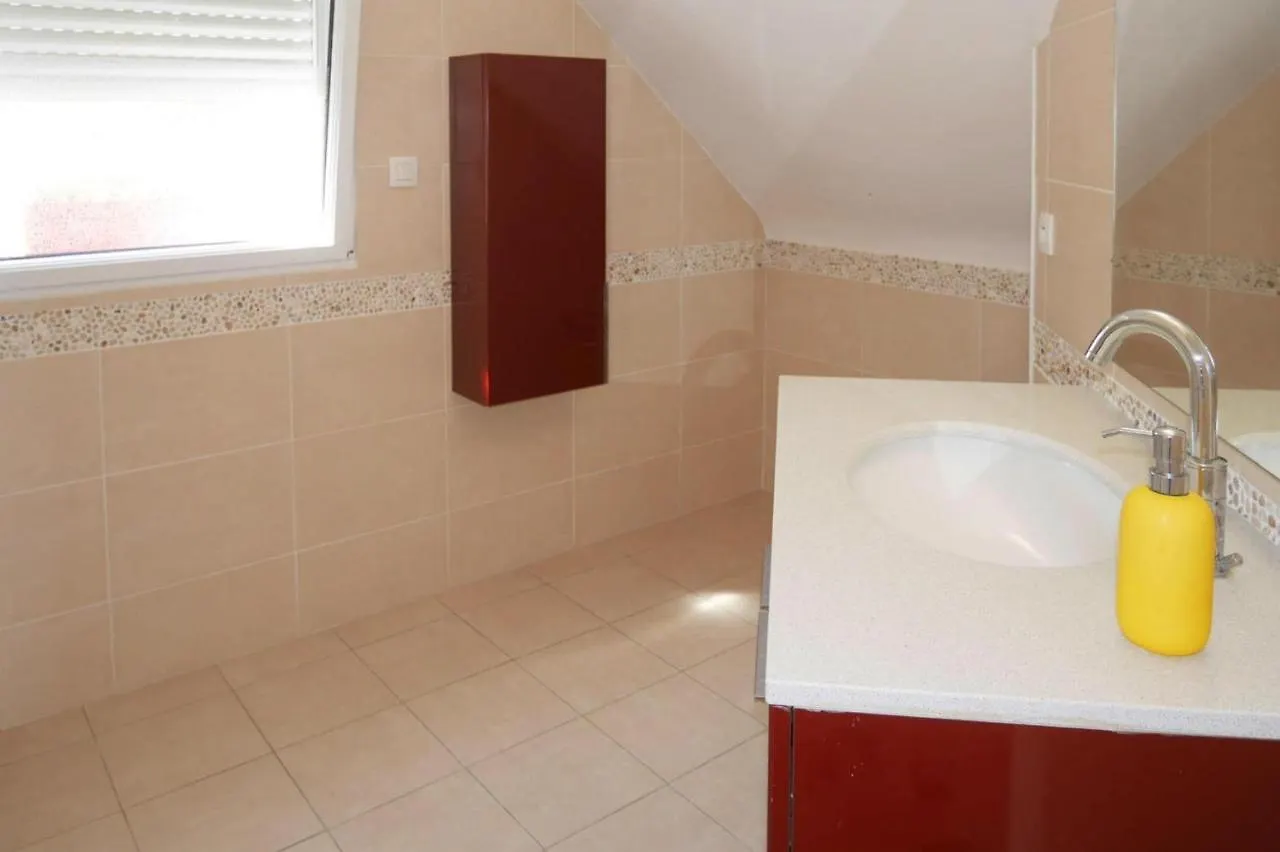 Comfortable Holiday Home With Partial Sea Views, Douarnenez-Treboul 0*, Douarnenez France