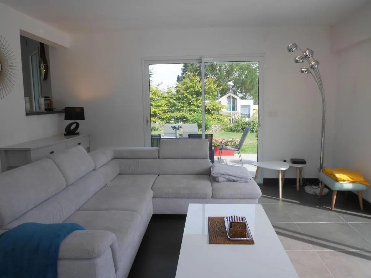 Comfortable Holiday Home With Partial Sea Views, Douarnenez-Treboul Douarnenez