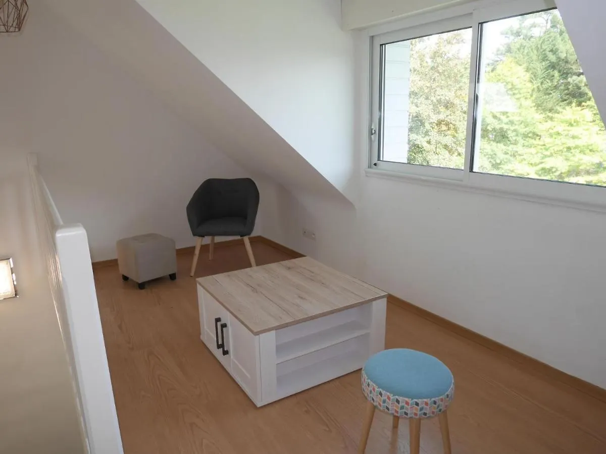 Comfortable Holiday Home With Partial Sea Views, Douarnenez-Treboul