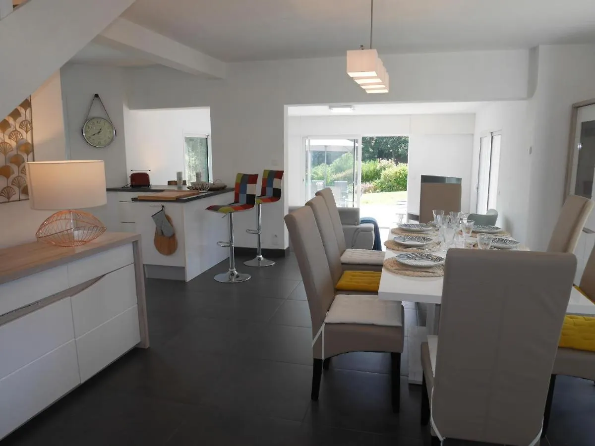 Comfortable Holiday Home With Partial Sea Views, Douarnenez-Treboul 0*, Douarnenez