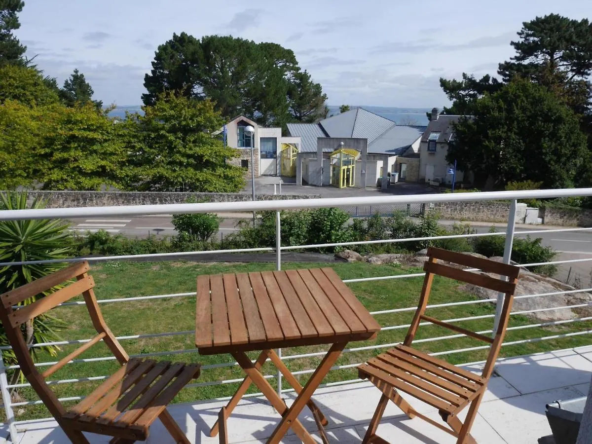 Comfortable Holiday Home With Partial Sea Views, Douarnenez-Treboul 0*, Douarnenez France